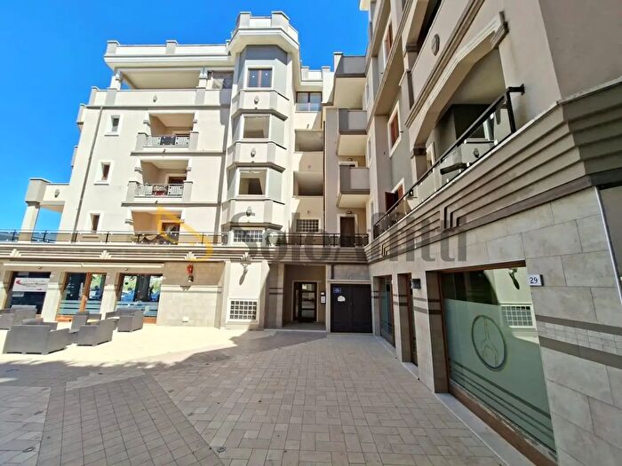 Appartamento trilocale in affitto in Via Walter Frau, Olbia