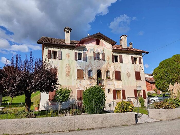 Casa con 16 locali in vendita in Via Menin, Cesiomaggiore