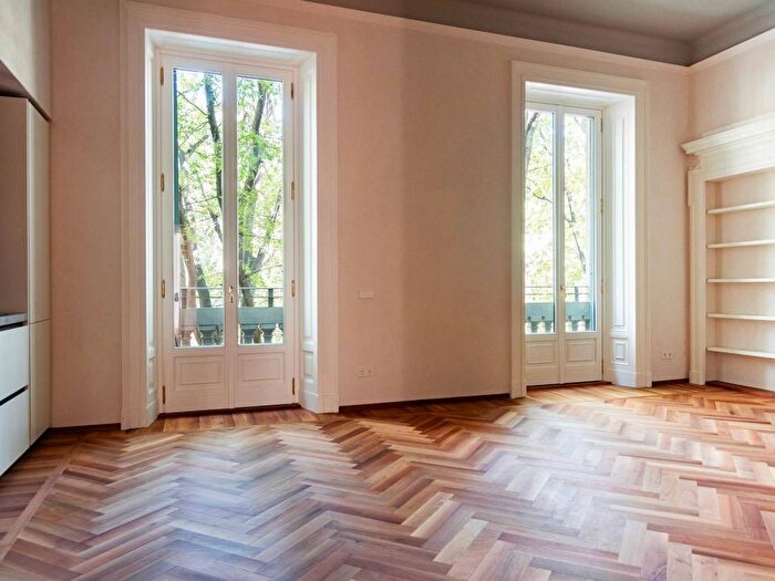 Appartamento trilocale in affitto in Foro Buonaparte, Cadorna Castello, Milano