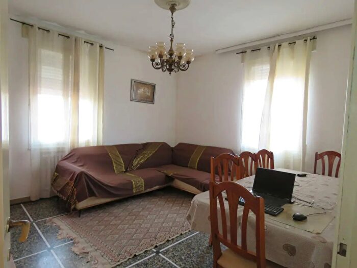 Appartamento con 6 locali in vendita in Modena