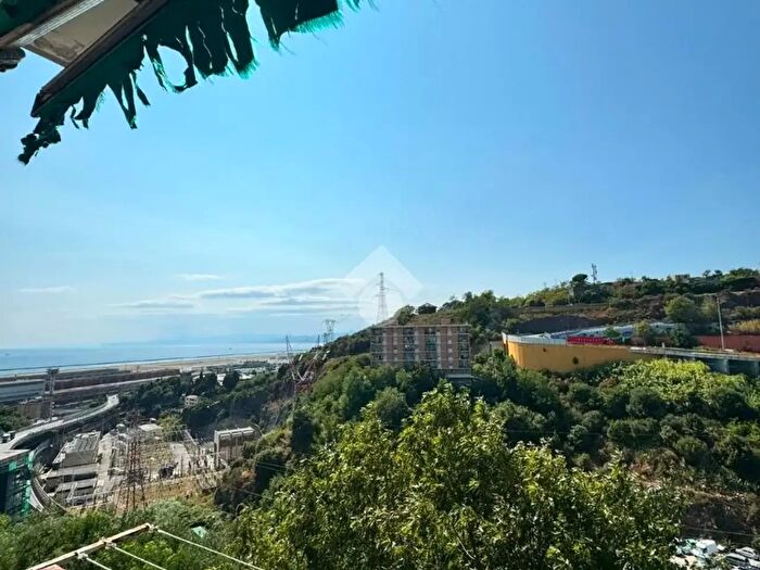 Appartamento quadrilocale in vendita in Via dei Sessanta, Genova