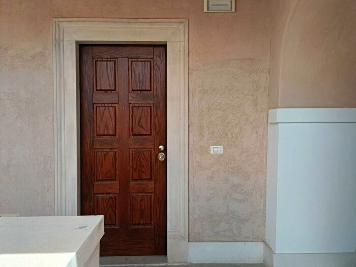 Appartamento trilocale in affitto in Via dellOspizio, Duomo Fontana Luminosa, LAquila