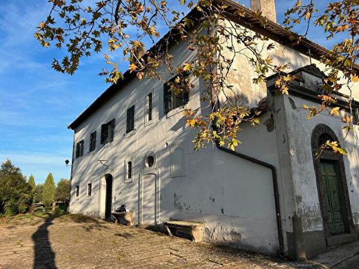 Casa con 6 locali in vendita in Strada della Capretta, Viterbo