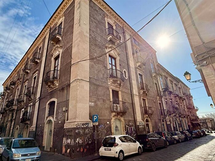 Appartamento bilocale in affitto in via pulvirenti, Centro Storico, Catania