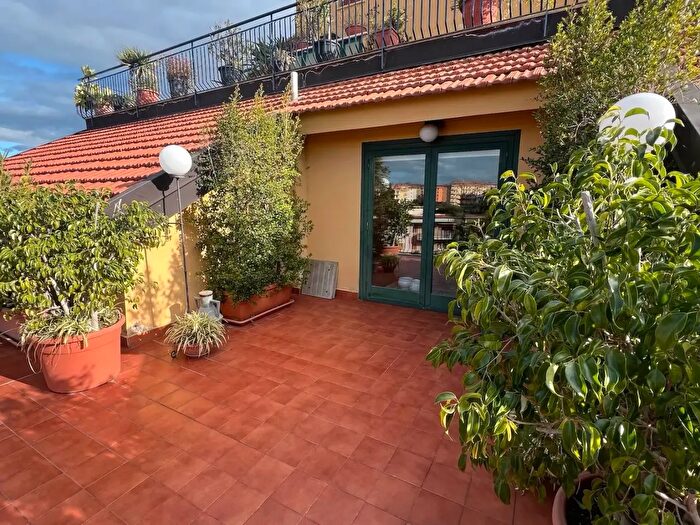 Appartamento con 7 locali in vendita in Via Giovanni Verga, Acireale