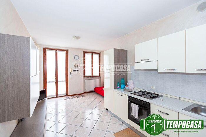 Appartamento trilocale in vendita in Via delle Ronche, Casale Cremasco Vidolasco