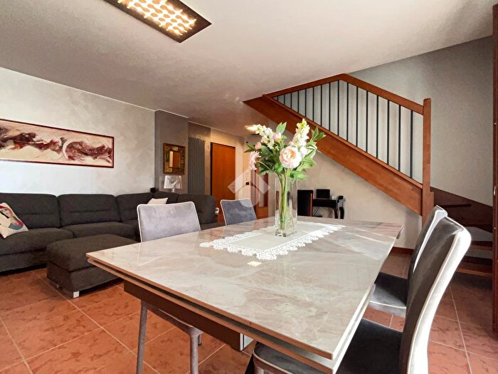 Appartamento trilocale in vendita in Reana del Rojale Via Primulacco, Reana del Rojale