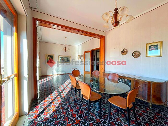 Appartamento con 5 locali in vendita in Via dei Combattenti, Paterno