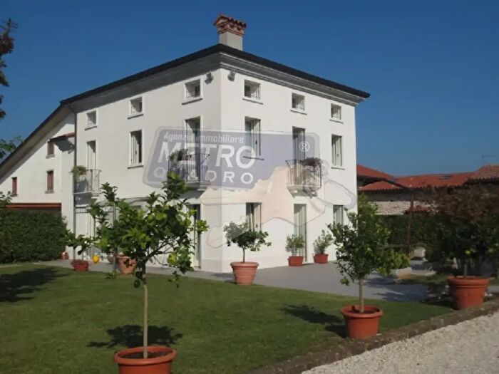 Casa con 9 locali in vendita in Via del Costo, Thiene