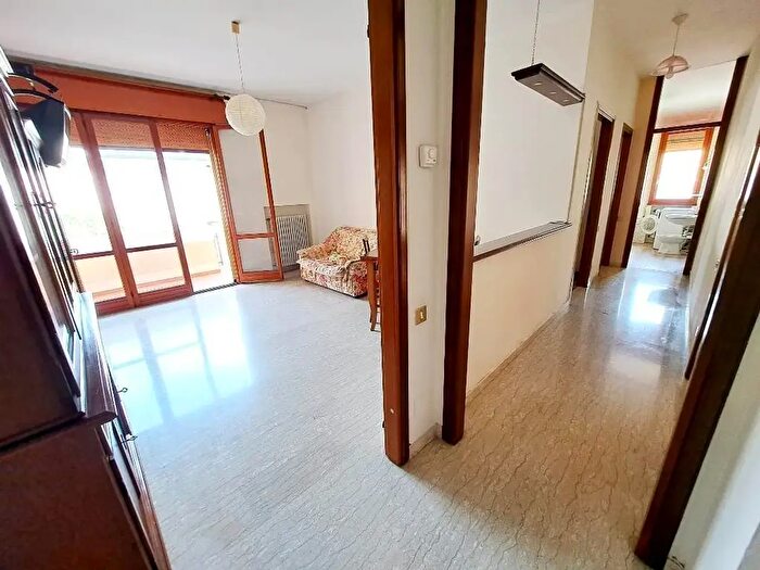 Appartamento quadrilocale in vendita in Via Domenico Baroni, Rovigo