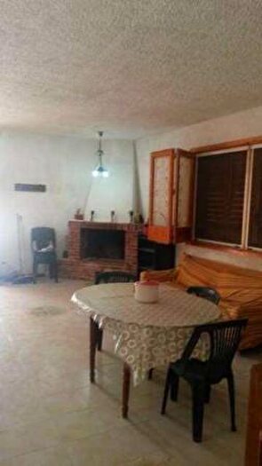 Casa con 5 locali in vendita in Butera