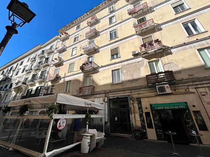 Appartamento bilocale in affitto in Via Enrico Alvino, Vomero, Napoli