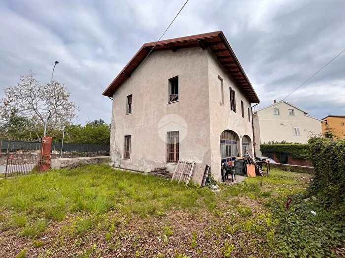 Appartamento con 5 locali in vendita in Via Roma, Cazzago San Martino