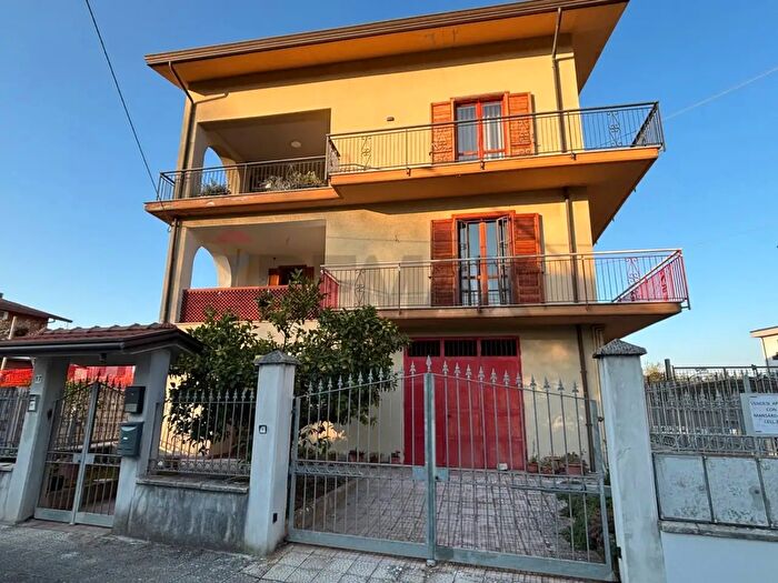 Appartamento con 5 locali in vendita in Calvi