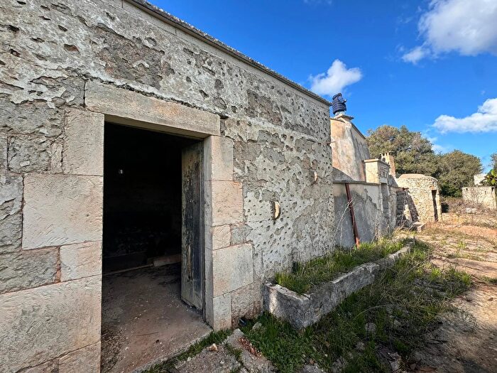 Casa trilocale in vendita in Contrada Le Camere, Ostuni