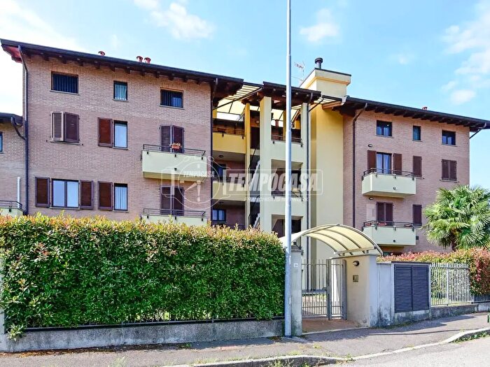 Appartamento bilocale in affitto in Via Sempione, Cantu'