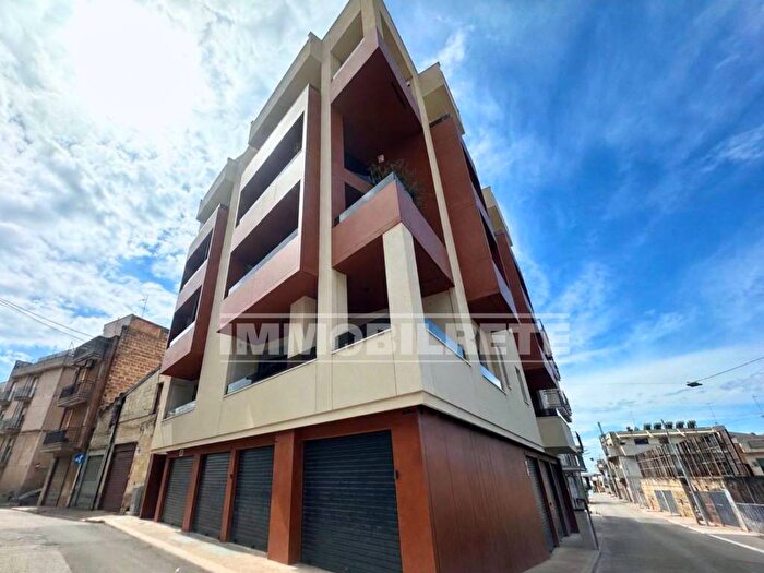 Appartamento trilocale in affitto in Viale Martiri, Altamura