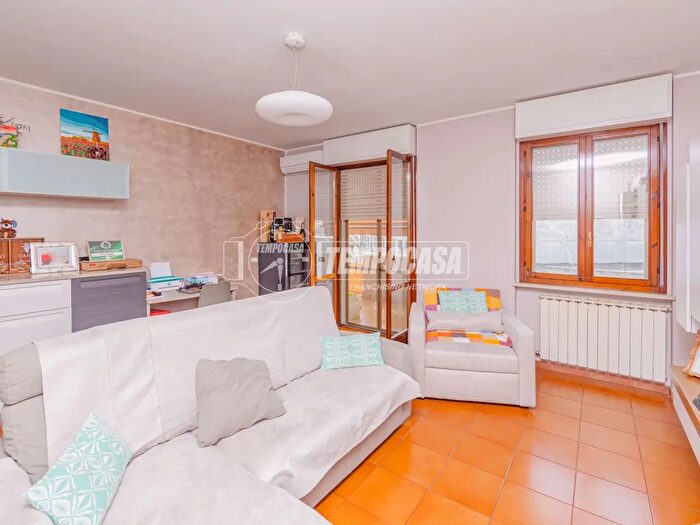 Appartamento trilocale in vendita in Via Elio Vittorini, Mortara