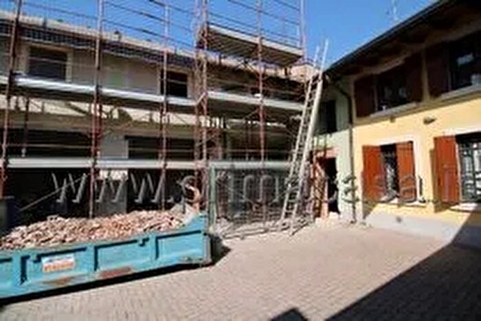 Appartamento trilocale in vendita in Via Are, Pescantina