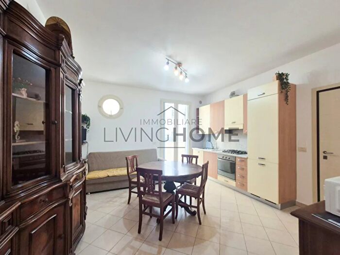 Appartamento quadrilocale in vendita in Viale Enna, Rimini