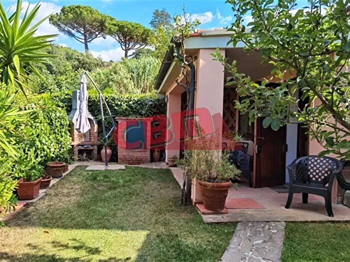Casa con 5 locali in vendita in Livorno
