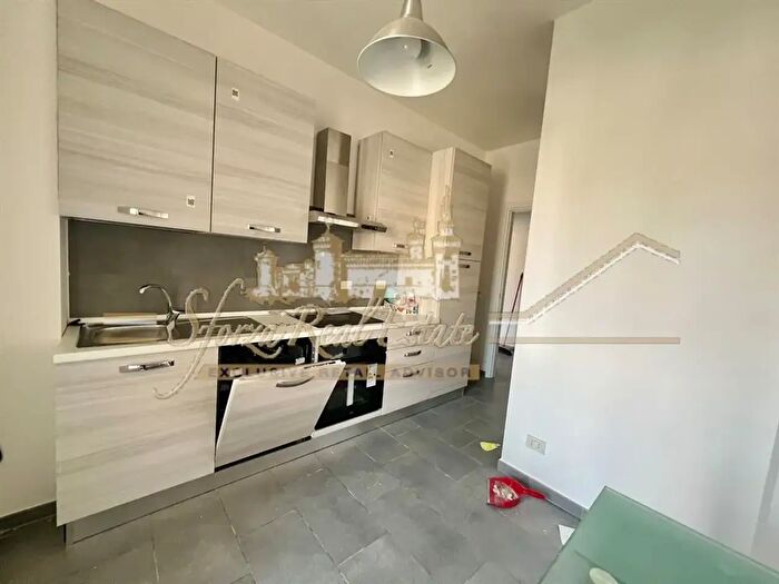 Appartamento trilocale in affitto in Via Fogazzaro, Milano