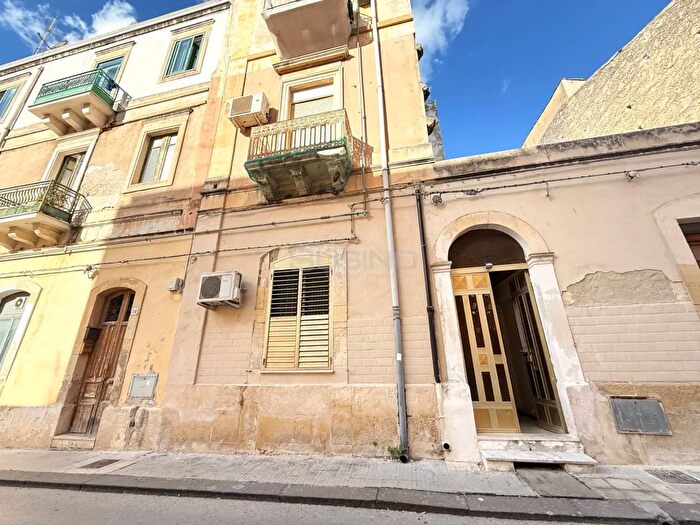 Appartamento trilocale in vendita in Borgata, Siracusa