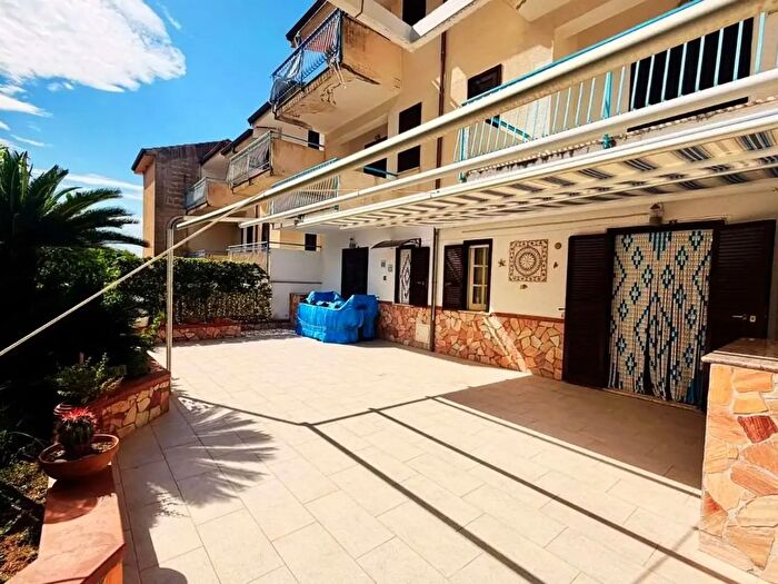 Appartamento quadrilocale in vendita in Villaggio La Bussola, Scalea