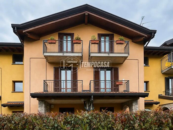 Appartamento trilocale in vendita in Via Privata Saint Germain Laprade a, Calco