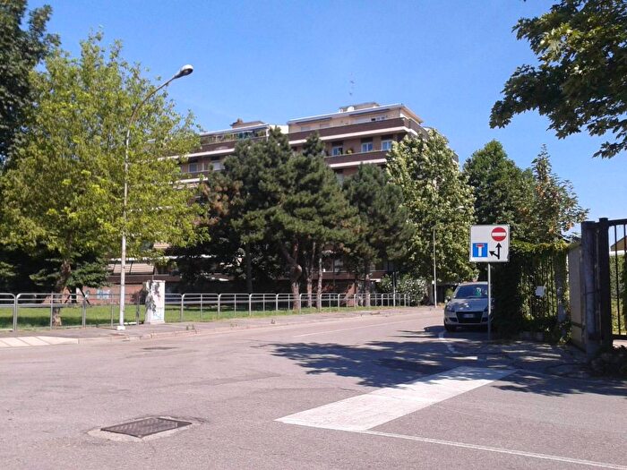 Appartamento trilocale in affitto in Via Risorgimento, Centro, Pero