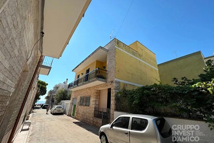 Appartamento trilocale in vendita in Via Bari Torre Canne Brindisi Torre Canne, Fasano