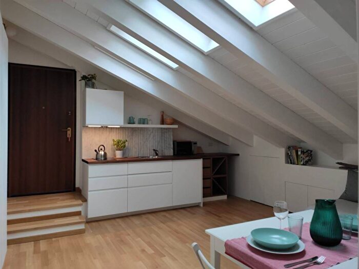 Appartamento monolocale in affitto in Via Andrea Solari, Solari, Milano