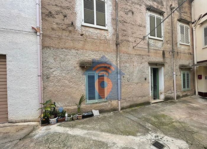 Appartamento trilocale in vendita in Via Selinunte Castelvetrano, Castelvetrano