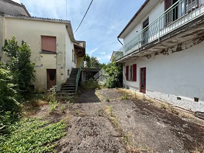 Casa con 8 locali in vendita in Via Mazzini, Castiglione D'Adda
