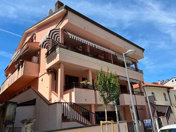 Appartamento trilocale in vendita in Via Roma, Grado