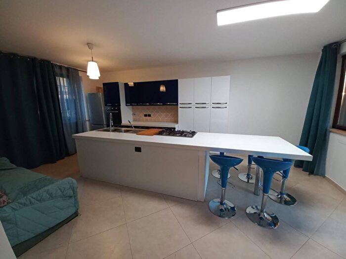 Appartamento quadrilocale in affitto in Via K Adenauer, Centro, Anguillara Sabazia