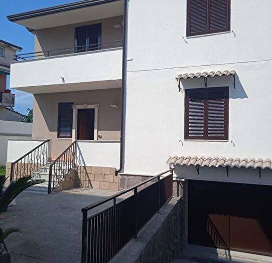 Casa con 5 locali in affitto in Via Lago Patria, Lago Patria, Giugliano in Campania