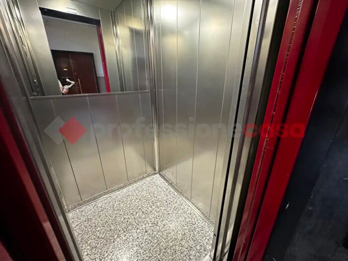Appartamento con 6 locali in vendita in Via Kassala, Genova