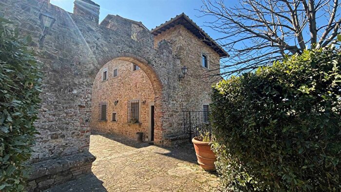 Casa con 7 locali in vendita in Impruneta