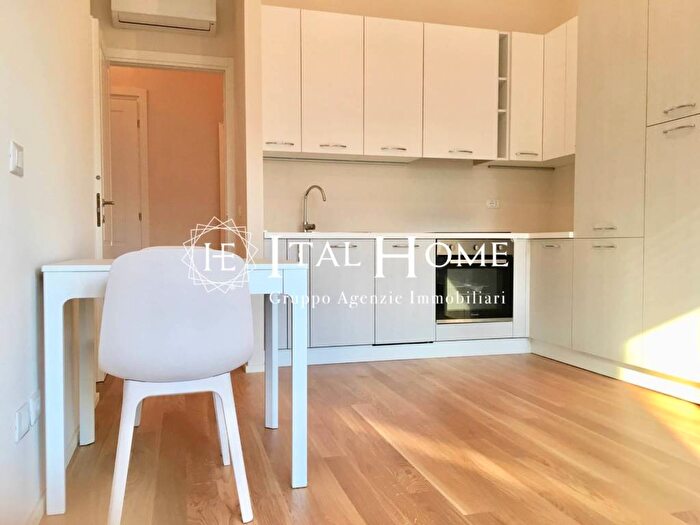 Appartamento monolocale in affitto in Via Domodossola, Sempione, Milano