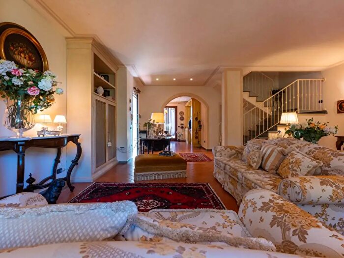 Casa con 7 locali in vendita in San Giuliano Terme