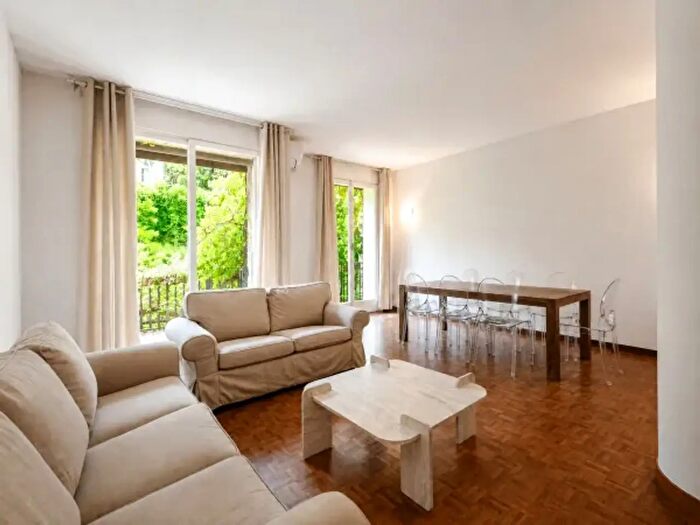 Appartamento quadrilocale in affitto in Via Francesco Cherubini, Milano