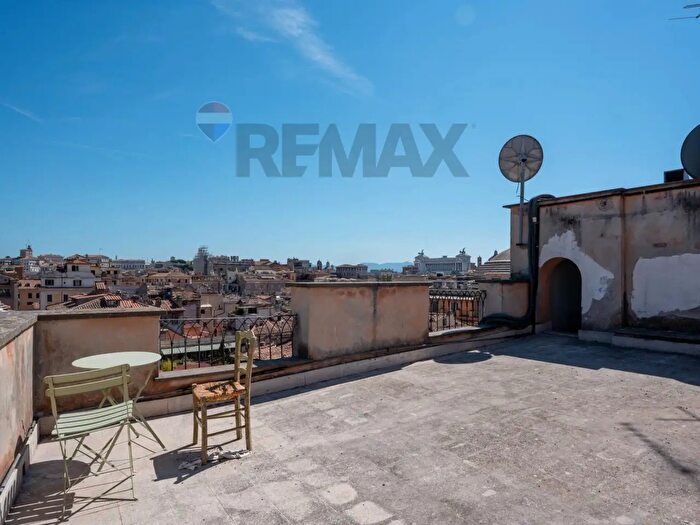 Appartamento quadrilocale in affitto in Via del Pozzo delle Cornacchie, Roma