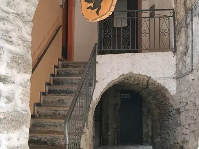 Casa con 5 locali in vendita in Vico Chiuso Aquilonia, Carpinone