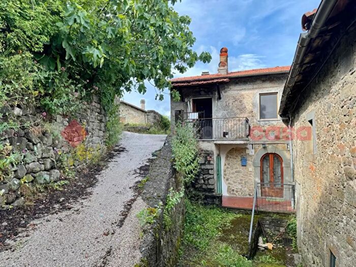 Appartamento trilocale in vendita in Castagnola Località Fratta, Minucciano