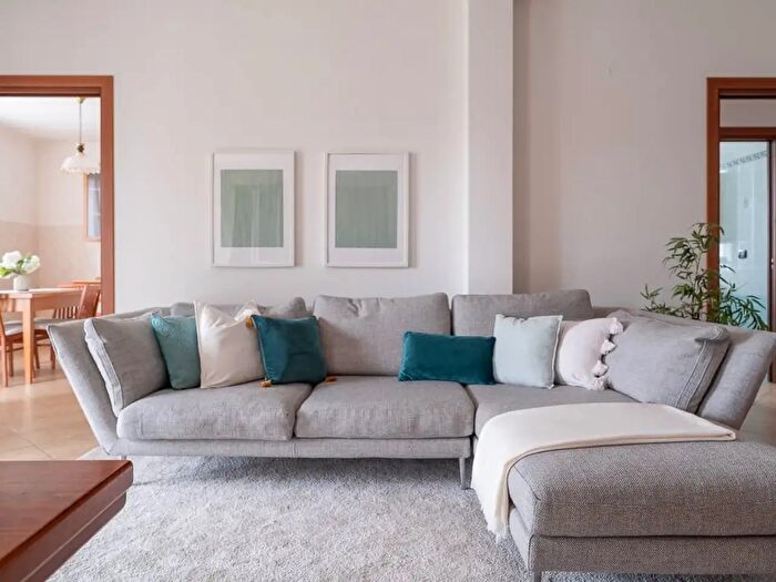 Appartamento quadrilocale in vendita in Via Luigi Claretto, Voghera