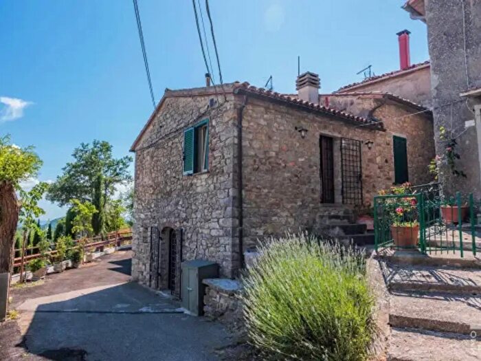 Casa trilocale in vendita in Strada Provinciale Follonata, Semproniano
