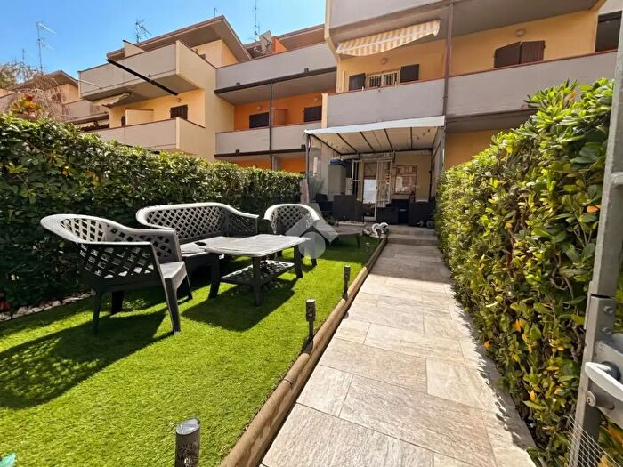 Casa quadrilocale in vendita in Viale Giacomo Puccini, Ravenna