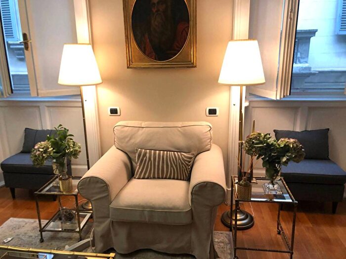 Appartamento trilocale in affitto in Via Clerici, Duomo, Milano