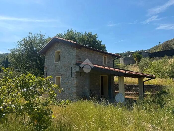 Casa bilocale in vendita in Str Gumba, Vallebona
